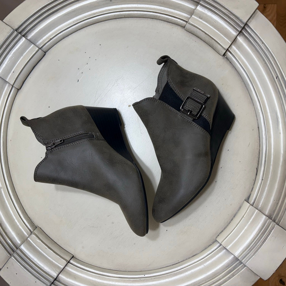 Anne Klein Shoes - Anne Klein Gray Ankle Boots & Booties Size 6